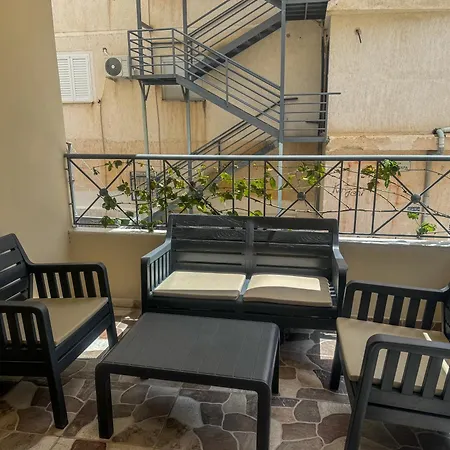 Cozy By The Portside - * Saranda