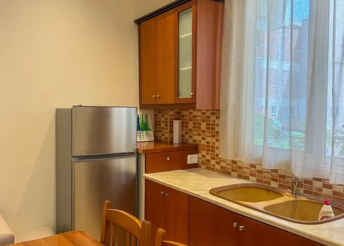 Cozy By The Portside - * Sarandë